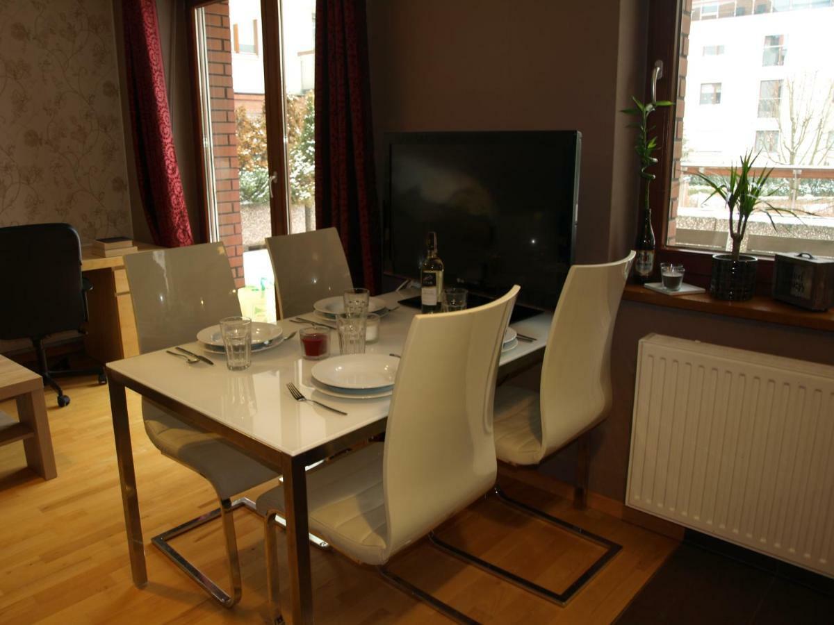 Apartament Przy Parku ヴロツワフ エクステリア 写真